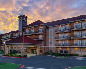La Quinta Inn & Suites by Wyndham Marble Falls - Marble Falls - Budova