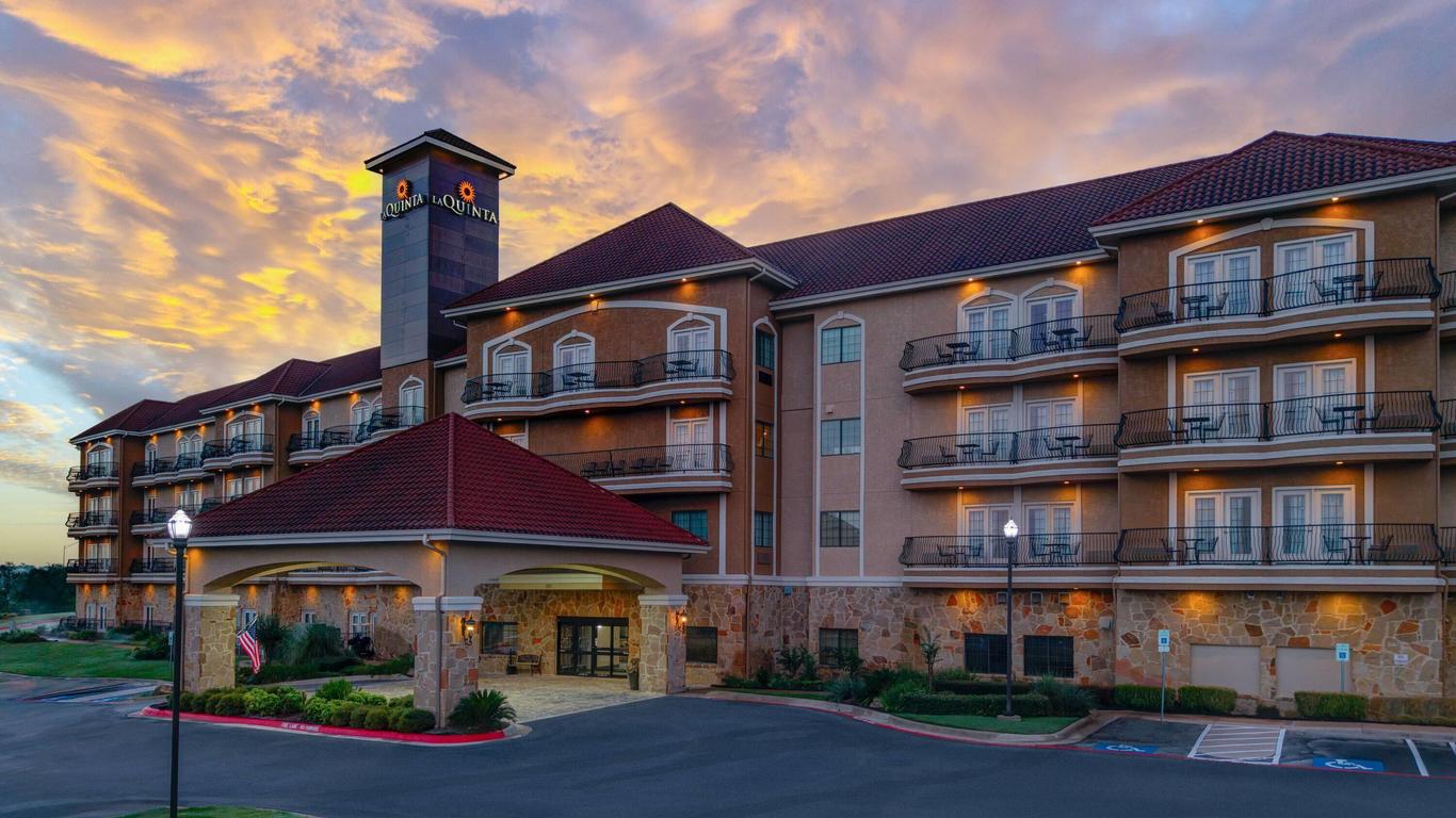 La Quinta Inn & Suites by Wyndham Marble Falls