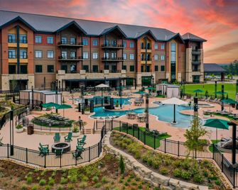 Choctaw Landing Casino & Resort, Trademark Coll by Wyndham - Broken Bow - Piscina