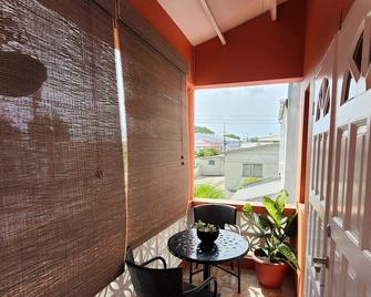 2 Bedroom Vacation home in Brighton Terrace - Bridgetown - Balcony