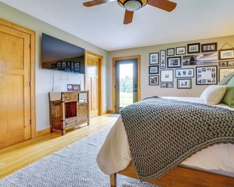 Hot Tub And On-Site Trails Spacious Stoc - Stockholm - Bedroom