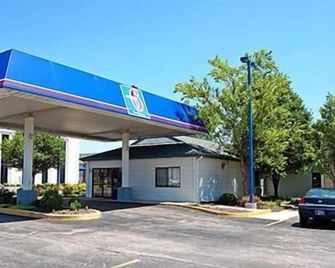 Motel 6 Kokomo In - Kokomo - Building