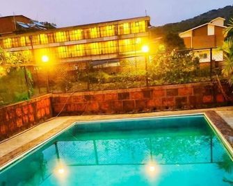 Lingmala Greens Villa - Mahabaleshwar - Piscina