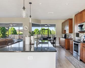 Family Paradise with Private Heated Pool home - Port Orange - Kitchen