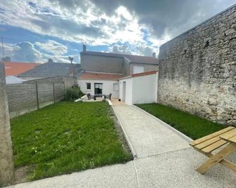 House 10/12pers Town Center 5mn From Puy Du Fou 'Au Coeur Du Bourg - Chantonnay - Patio