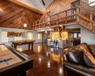 Cozy Cabin in Mentone - Incredible Views - Swimming Pool - Hot Tub - Mentone - Living room