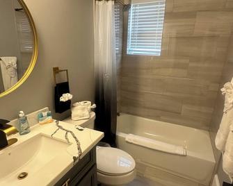 3 mins from French Quarters, Superdome, and Downtown.w booking for 3 day minimum - Nueva Orleans