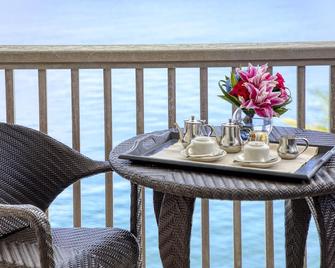 Convenient Stay! Outdoor Pool, Free Parking Close To Point Pleasant Park! - Somerset - Dining room