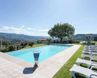 HostWise – Douro View Villa w/ 10 Suites and Pool - Santa Marinha do Zêzere - Pool