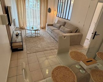 Chez Titi - Poissy - Salon