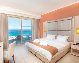 蔚藍海灘大酒店 - 科斯島 - 卡達麥納 - 臥室