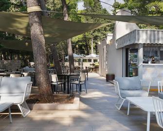 Bluesun Hotel Jadran - Tučepi - Uteplats