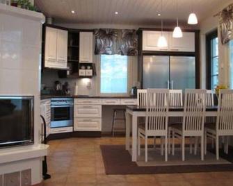 Villa siimestö by Interhome - Rautalampi - Comedor