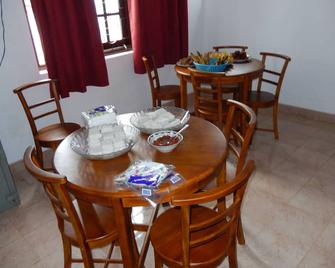 The Hotel Paradise Katunayake airport - Gampaha - Comedor