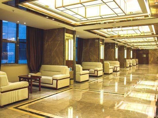 Changzhou Hotel (Yunfu Yihua Square & Panlong Tianhu Branch) - Yunfu - Lobby