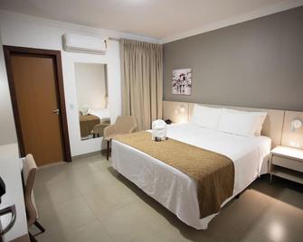 Ellus Hotel - Dourados - Slaapkamer