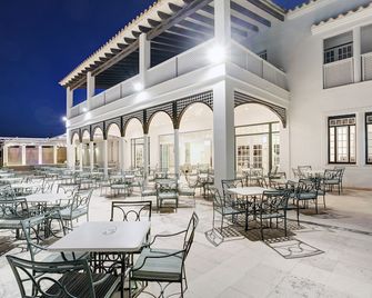 Grupotel Club Menorca - סיוטדליה דה מנורקה - פטיו