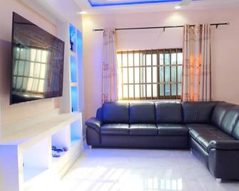 Porto-Novo Charme Townhouse - Porto Novo - Living room