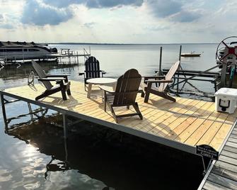 North View Cabins #1 - Comfortable 2Bed/1Ba Cabin with Private Deck on the Lake! - Prudenville - Balcony