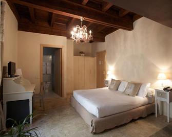 Hotel Broletto - Mantua - Bedroom
