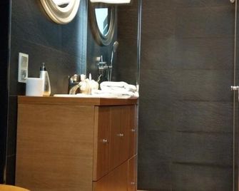 Hotel Komeda - Ostrów Wielkopolski - Badkamer