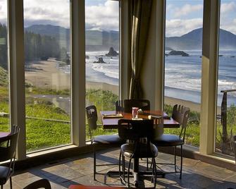 Port Orford View Home - Port Orford - Dining room