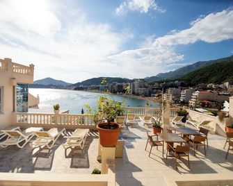 New Hotel Kuc by Marvel - Sveti Stefan - Balkon
