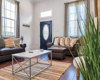 Modern home w pool & arcade near French Quarter - Nova Orleans - Sala
