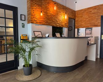 Hotel Bristol - Caen - Accueil
