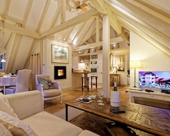 The White Stork - Loft & Panoramic Views - Riquewihr - Wohnzimmer