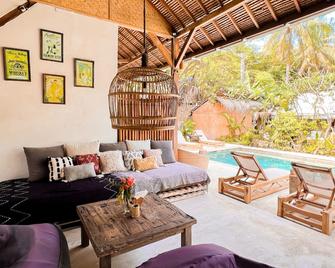 La Cocoteraie Ecolodge - Luxury Glamping Tents - Pemenang - Sala de estar