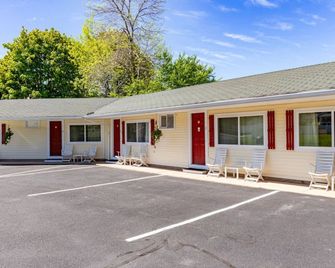 Gallagher`s Travels Room 10 (Queen Bed) - Bar Harbor - Gebäude