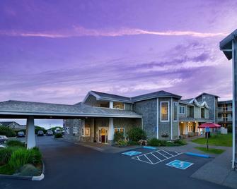 Tolovana Inn - Cannon Beach - Building