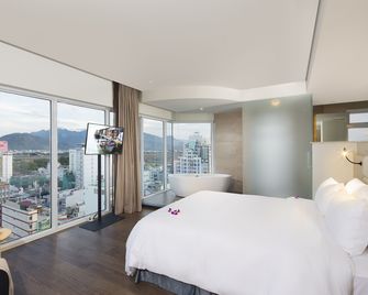 Liberty Central Nha Trang Hotel - Nha Trang - Bedroom