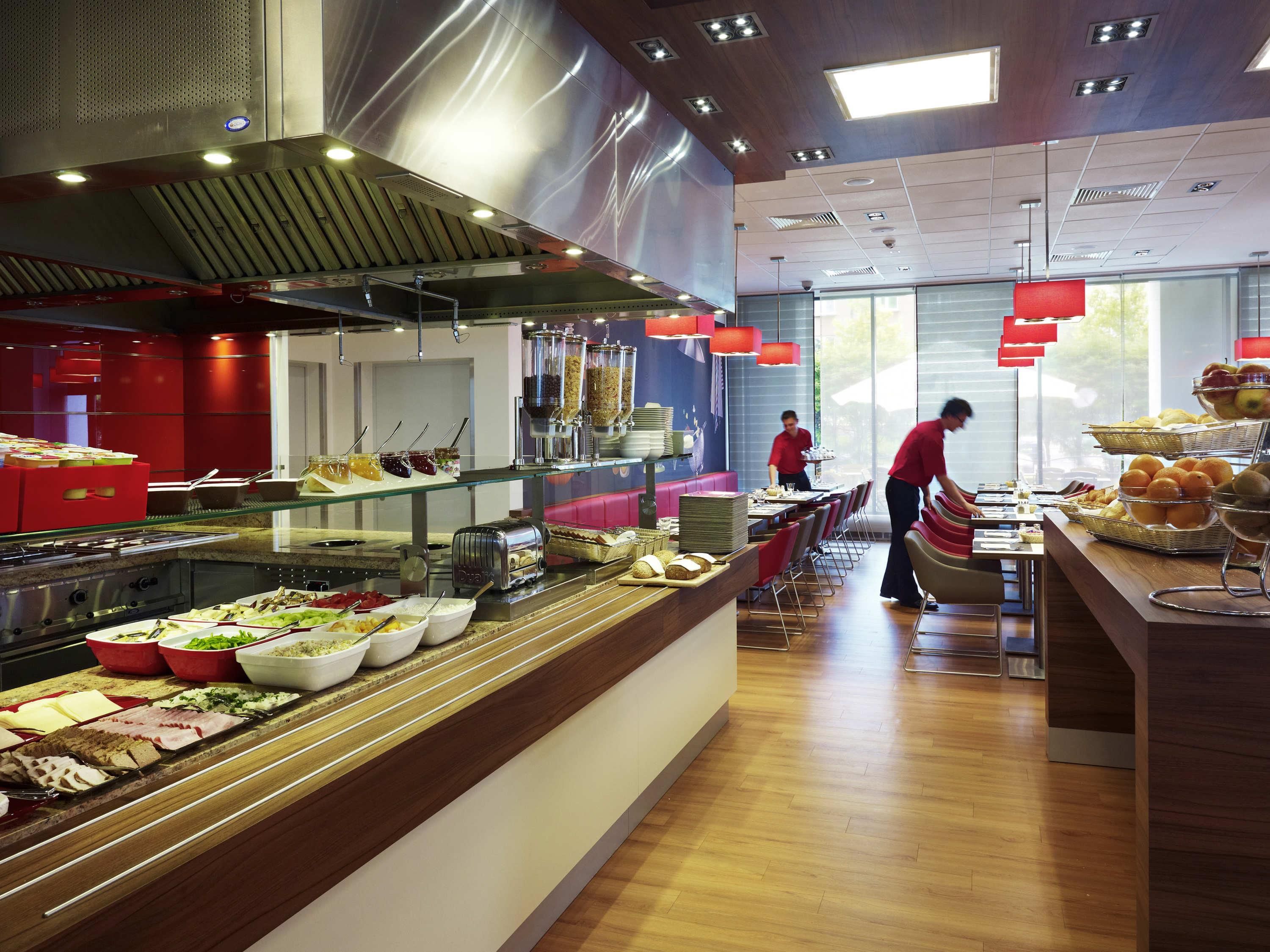 ibis Warszawa West Station - Warsaw - Dining room