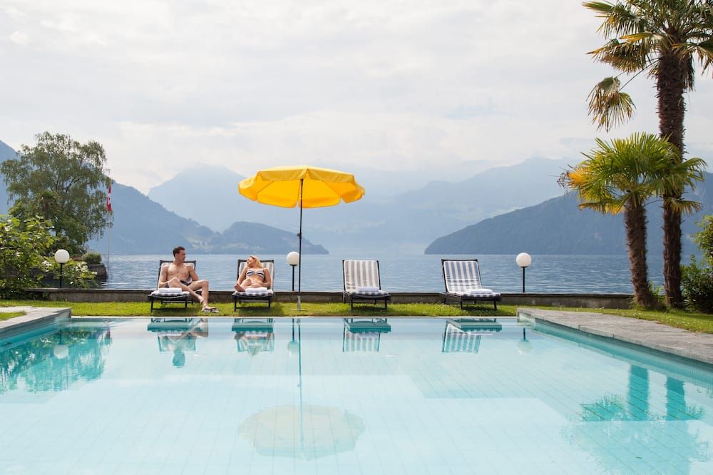 Romantik Hotel Beau-Rivage - Weggis - Pool