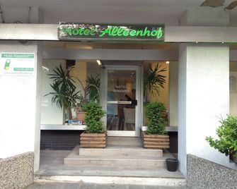 Alleenhof - Frankfurt nad Menem