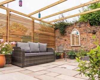 Monkbridge House - York - Patio