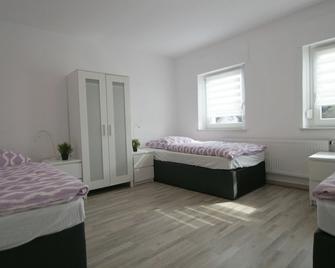 Ferienwohnung Bergisch Gladbach Gl5 - Bergisch Gladbach - Bedroom