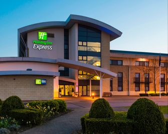 Holiday Inn Express Northampton - South By IHG - Northampton - Budynek