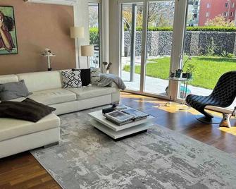 Garden apartment at Zurich lake - Richterswil - Living room