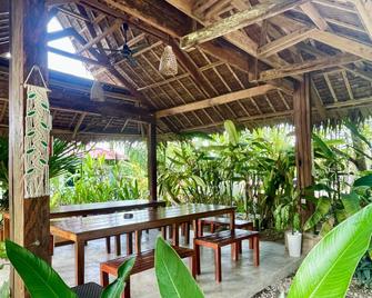 Siargao Sunflower Suites - General Luna - Patio
