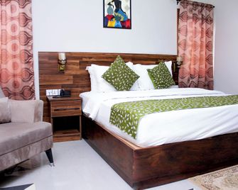 Rainforest Lodge - Cape Coast - Bedroom