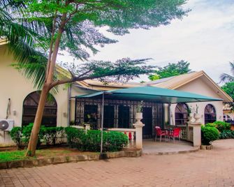 The Bougainville Apartments - Asaba - Building