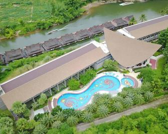 River Kwai Village Hotel - Ban Kaeng Raboet - Pool