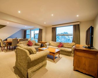 Mt Buller Chalet Hotel & Suites - Mount Buller - Sala de estar