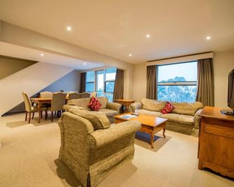 Mt Buller Chalet Hotel & Suites - Mount Buller - Sala de estar
