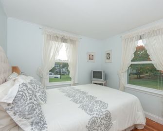 Oceanfront Home Great For Families! Near Amenities, Canal, & More! - Wareham - Habitación
