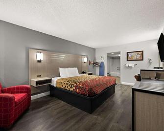 Econo Lodge - Richmond - Schlafzimmer