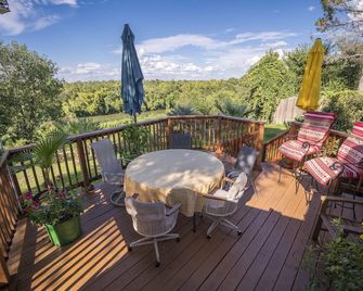 Cozy, River-Front Cabin, Gated, Private, Romantic And Unique - Austin - Balcony